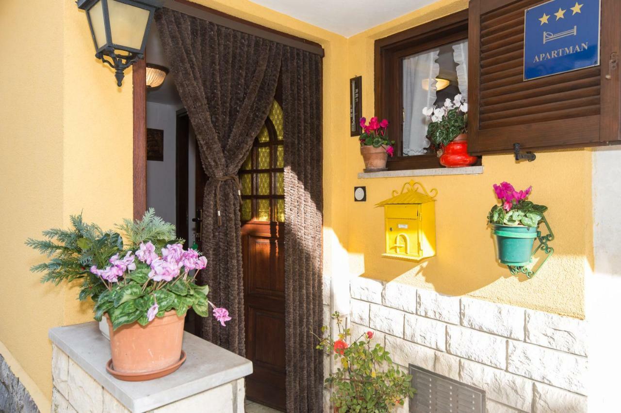 Comfy And Warm Ap With Balcony Surrounded With Beautiful Nature 洛夫兰 外观 照片
